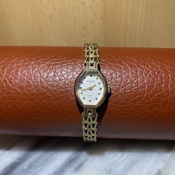 Vintage Bulova Ladies Watch Linked Band Cocktail Safety Chain - Picture 1 of 5